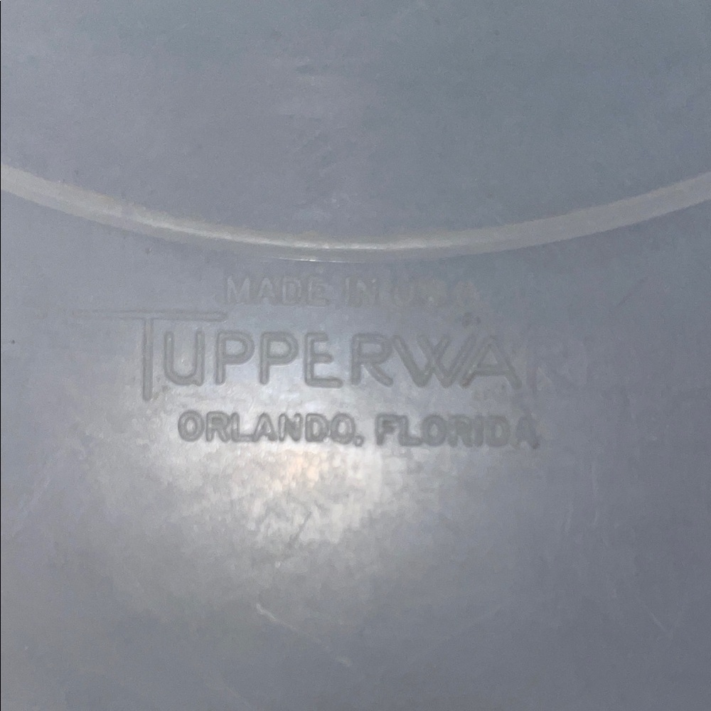Tupperware Clear/Translucent Plastic Lid with Embossed Logo - Picture 2 of 2